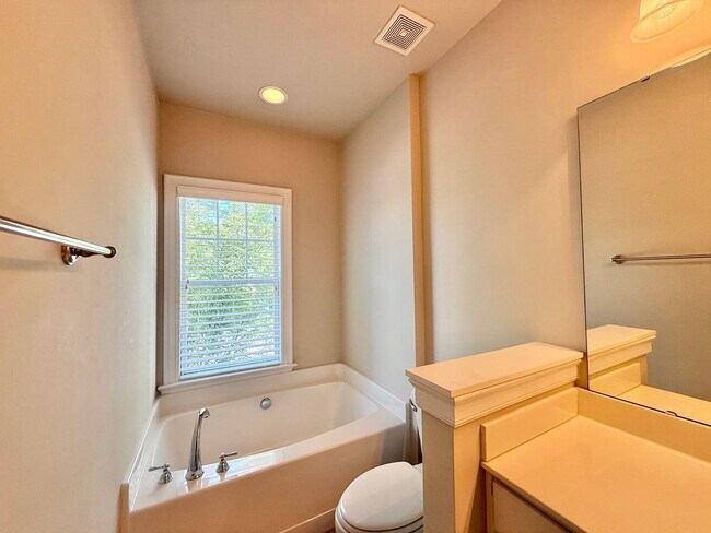 Building Photo - **OFFERING REFUNDABLE APPLICATION FEES & $150 MOVE IN PROMOTION** Modern 2BD, 2.5BA Raleigh Home ...