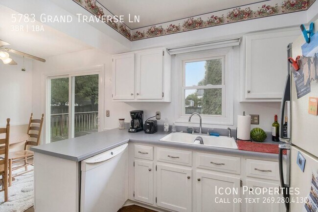 Building Photo - 5783 Grand Traverse Ln