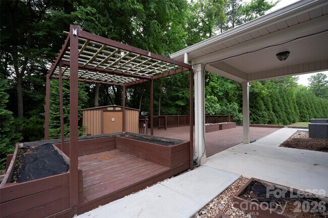 Building Photo - 4329 Hunton Dale Rd NW