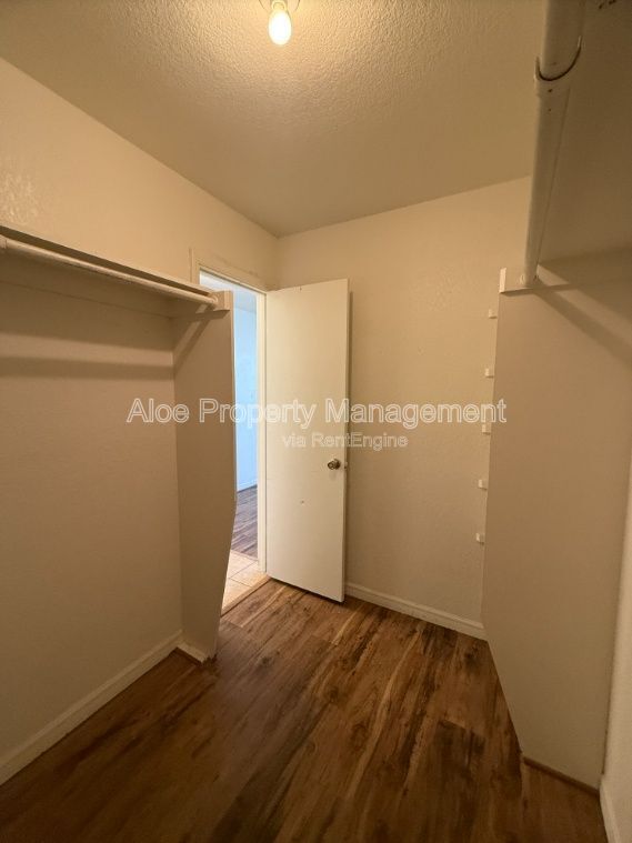 Building Photo - 1015 N Iowa St