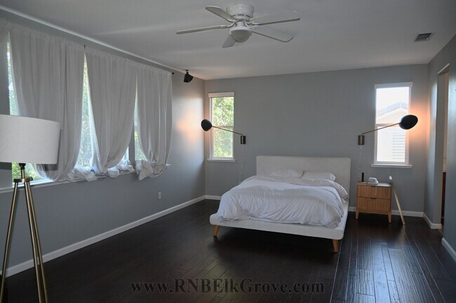 Building Photo - 5 Bedroom Home in Elk Grove! - Resident Benefit Package Property