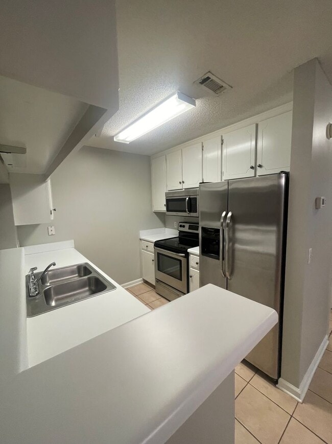 Building Photo - 152 Woodmere Dr