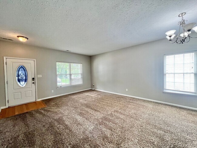 Building Photo - 2019 Spring Creek Dr