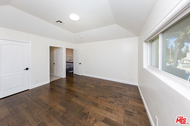 Building Photo - 5711 Aura Ave