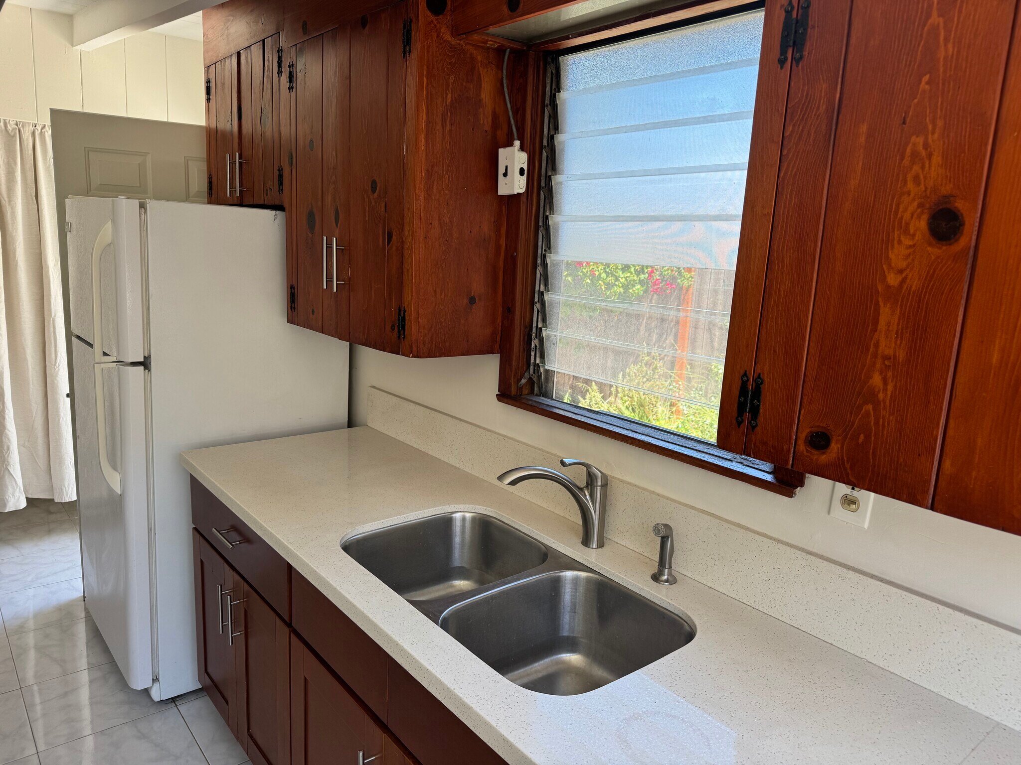 Building Photo - 2321 W Carson St