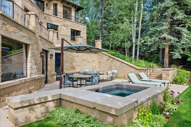 Building Photo - 64 Pitkin Way