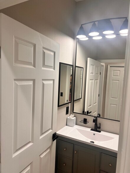 Building Photo - 10983 Winter Crest Dr