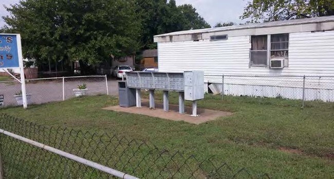 Building Photo - Boomer Manufactured Home Community
