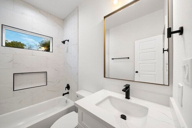 Building Photo - 7205 Tippett St