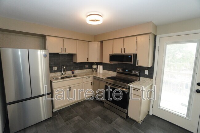 Building Photo - 10760 W 13th Ave