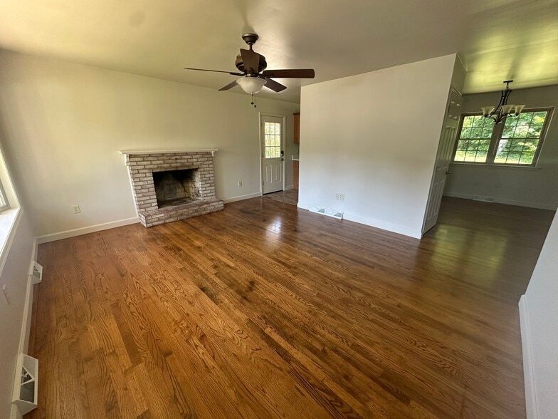 Building Photo - 10924 Gaywood Dr