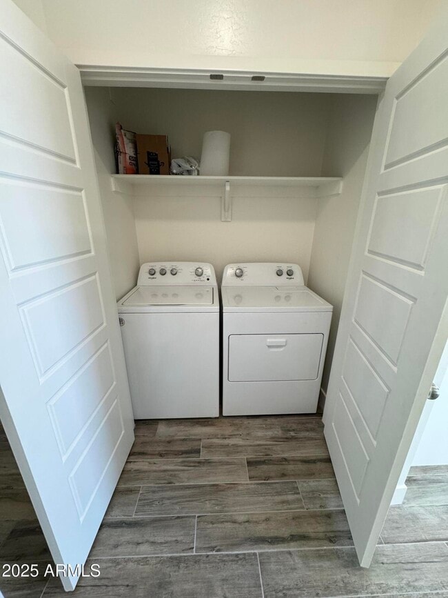 Building Photo - 2814 E Roeser Rd