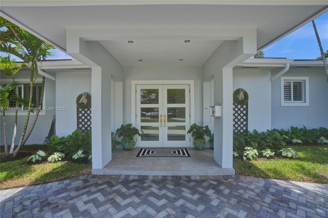 Building Photo - 4705 Granada Blvd