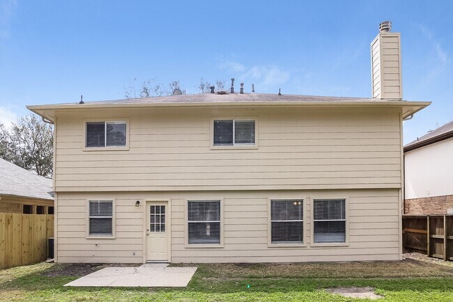 Building Photo - 31518 Kingston Village Dr