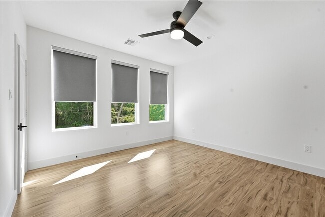 Building Photo - 12204 Hairston Cir