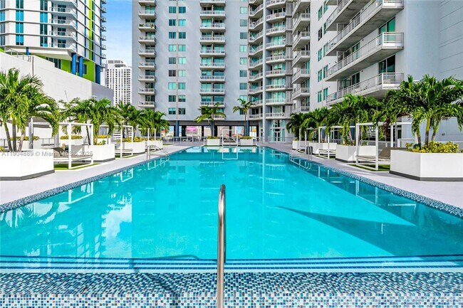 Building Photo - 690 SW 1st Ct