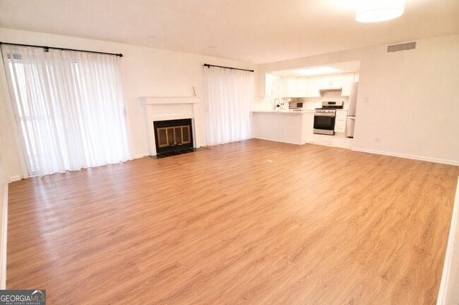 Building Photo - 34 Little Silver Ct