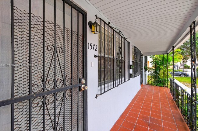 Building Photo - 1572 NW 2nd St