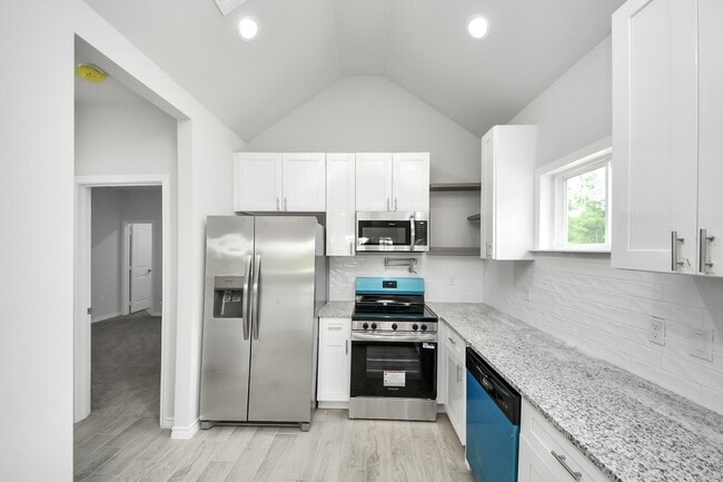 Building Photo - 382 Rd 5704