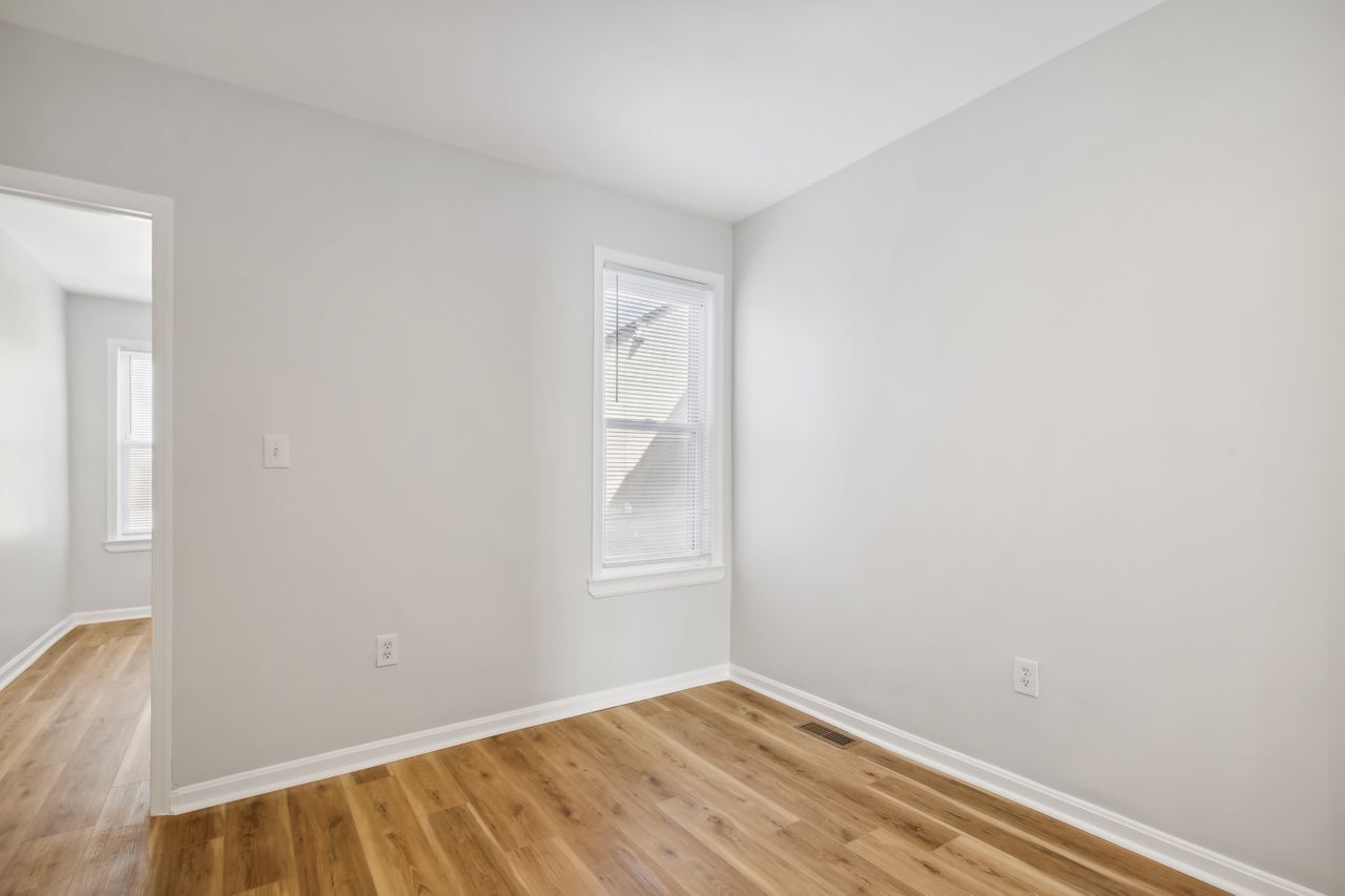 Building Photo - 1110 3rd St NE