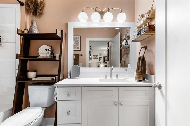 Building Photo - 908 Nueces St