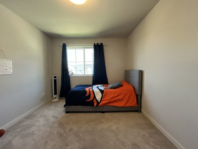 Building Photo - Spacious 5BR Home Near Mountainside High School with Loft, Balcony & Large Kitchen