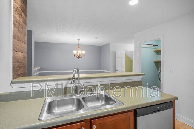 Building Photo - 152 Tara Commons Dr