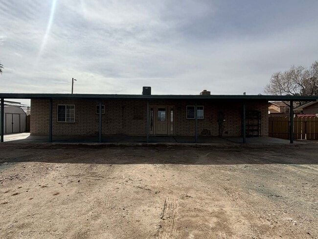 Building Photo - 1466 W 25th St