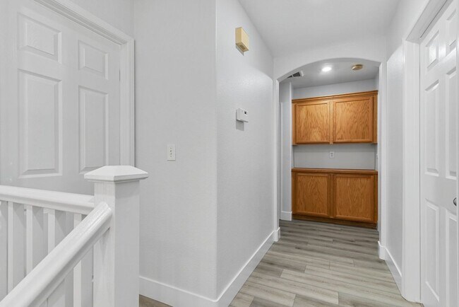 Building Photo - WONDERFUL 3 BEDROOM HOME AT END OF CUL-DE-...