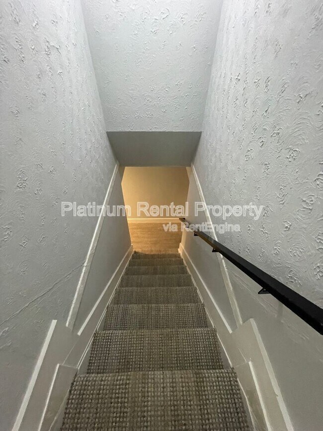 Building Photo - 3828 Donaldson Dr