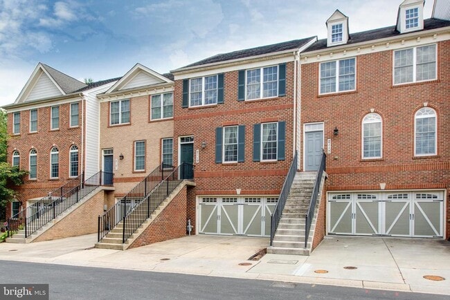 Building Photo - 2119 Split Creek Ln