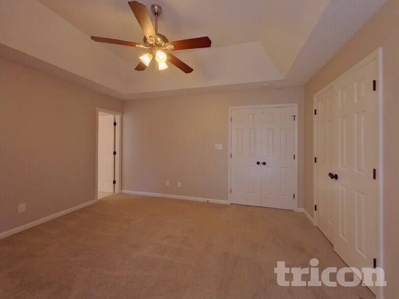 Building Photo - 713 Trailing Rock Dr