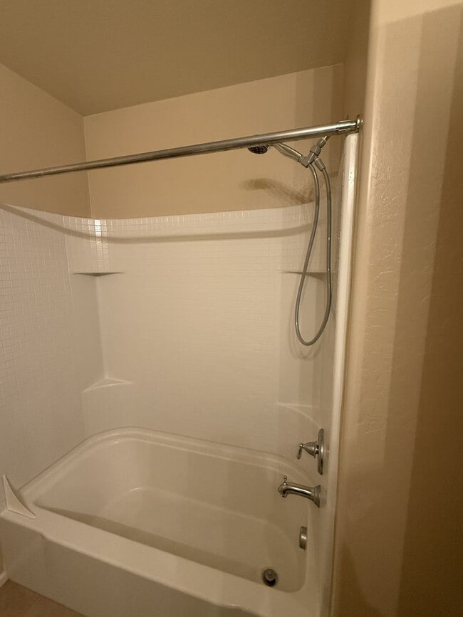 Building Photo - 40397 W Sanders Way