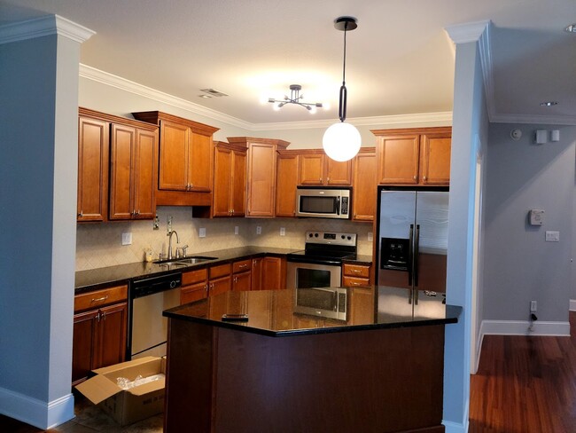 Building Photo - 2316 Dovedale Dr