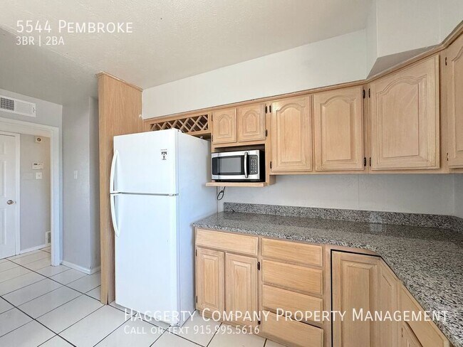 Building Photo - 5544 Pembroke-