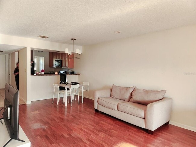 Building Photo - 2962 Plaza Terrace Dr