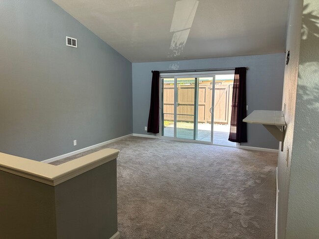 Building Photo - Cozy 3-Bed, 2-Bath Home in Lincoln Manor