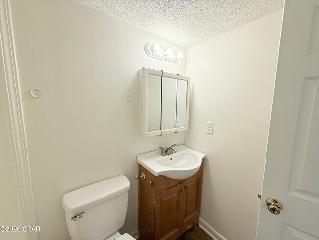 Building Photo - 237 Helen Ave