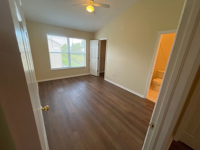 Building Photo - For Rent – Charming 2-Bed, 2.5-Bath Townho...