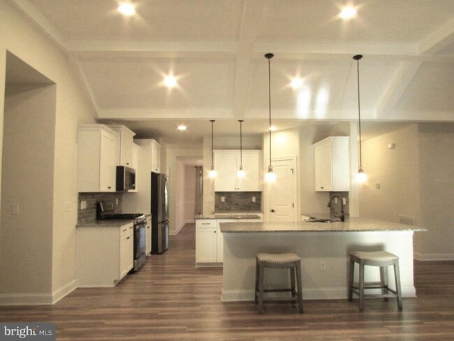 Building Photo - 20 Parker Dr