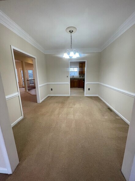 Building Photo - 16 Regency Dr