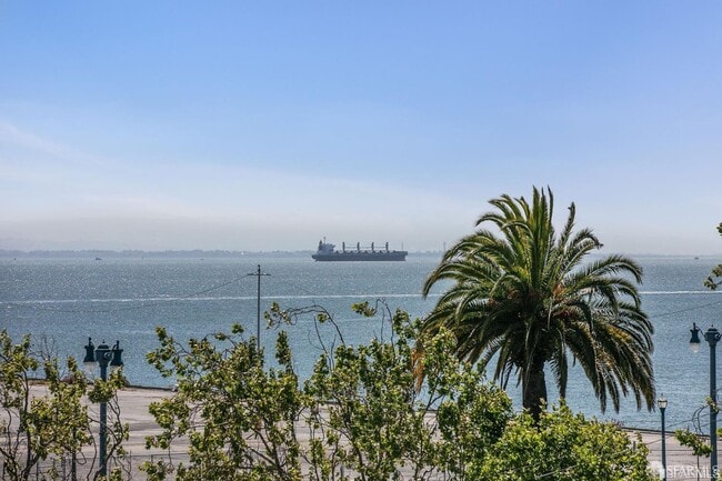 Building Photo - 501 Beale St