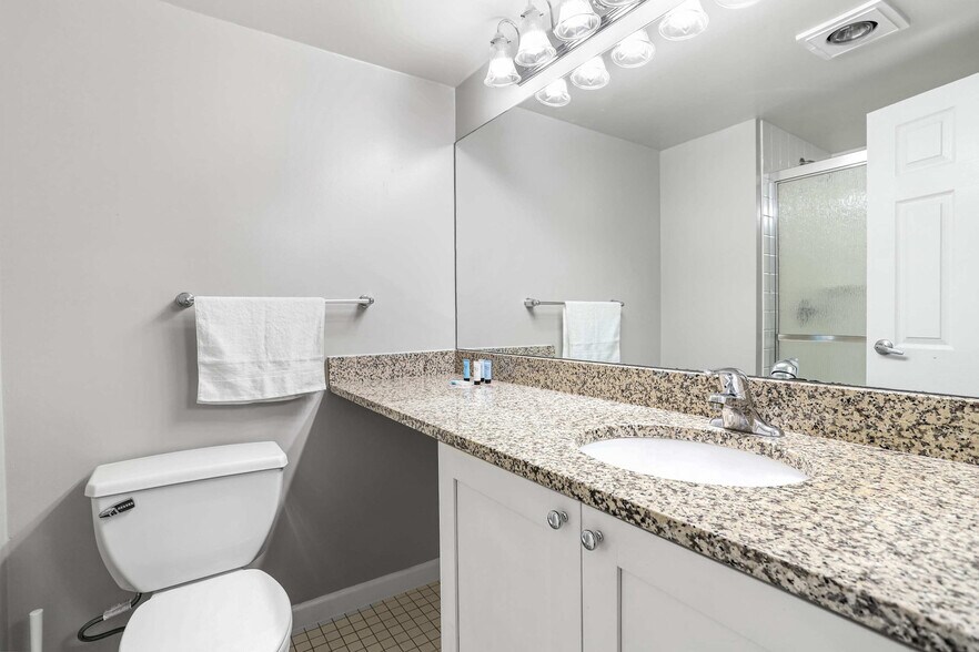 Building Photo - 401 12th St S