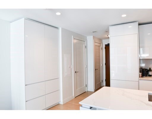 Building Photo - 125 Seaport Blvd
