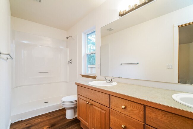 Building Photo - Beautiful, spacious home in Silverado neighborhood. MOVE-IN SPECIAL!!