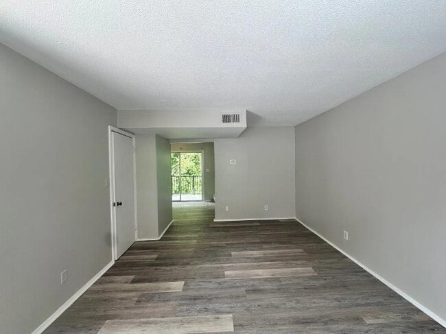 Building Photo - 1448 Nottingham Rd