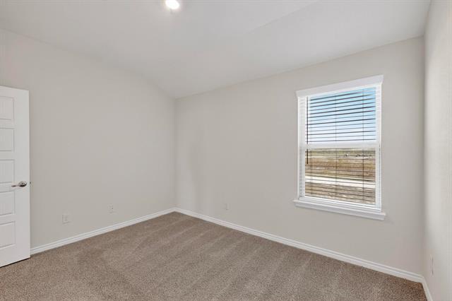 Building Photo - 740 Thorn Crk Dr