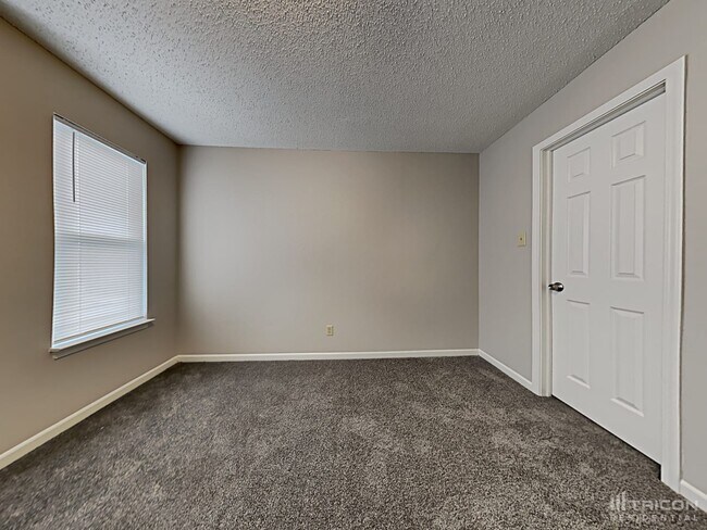 Building Photo - 10923 Sweetsen Rd