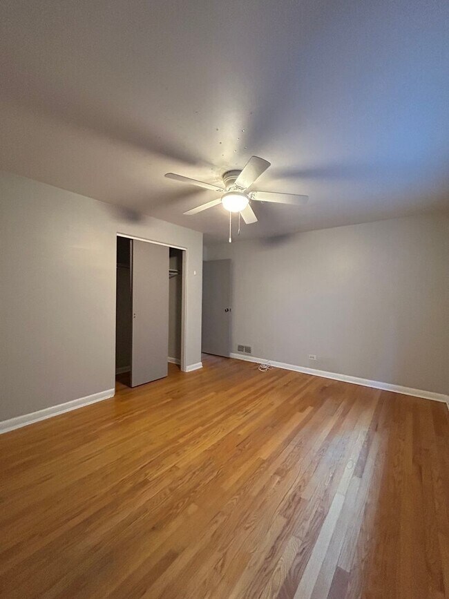 Building Photo - Dexter