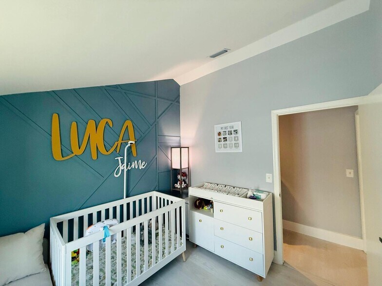 Building Photo - 5831 Thisledown Ct